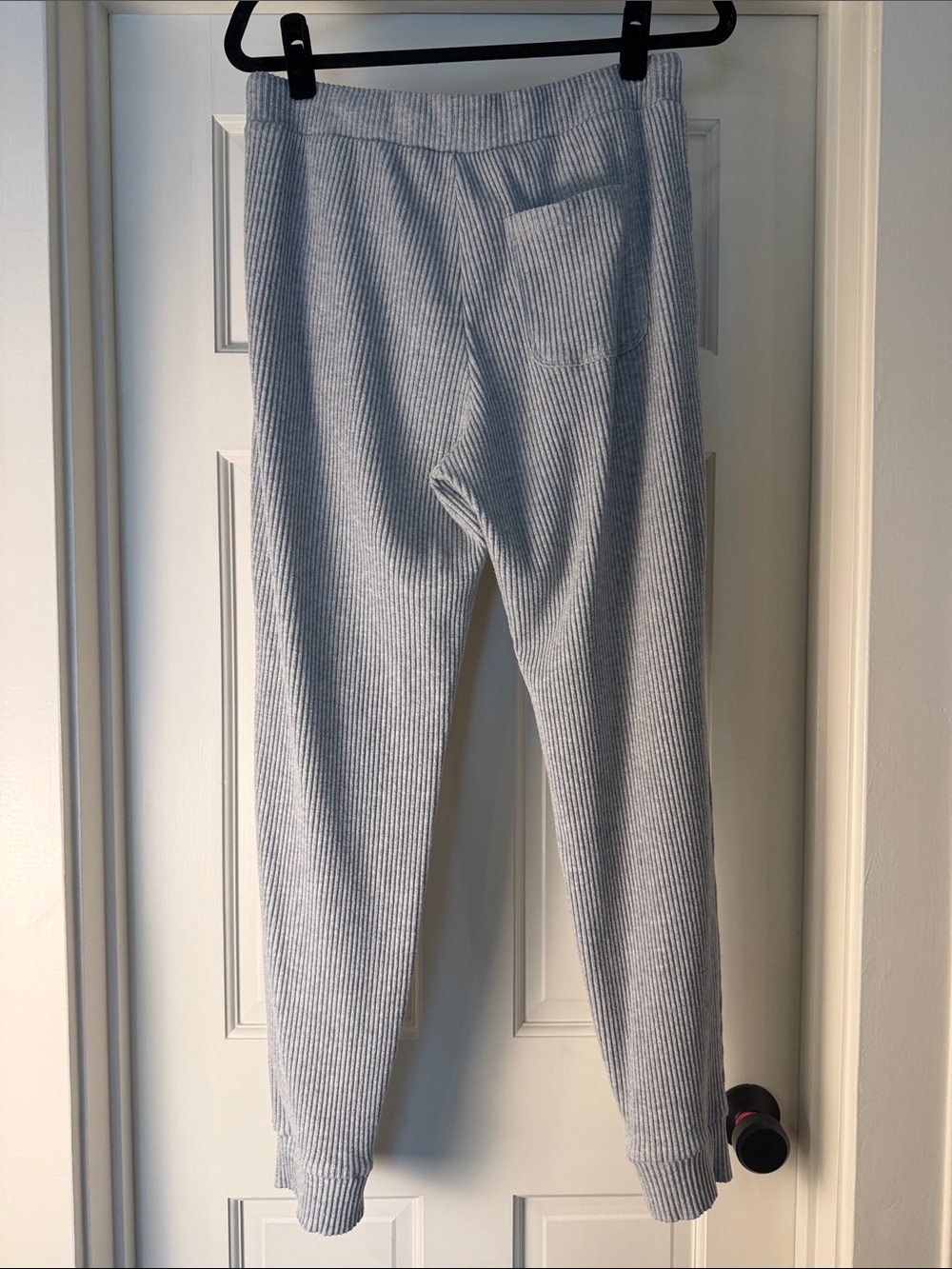 ALO Yoga Muse Sweatpant in Athletic Grey - Picture 4 of 8